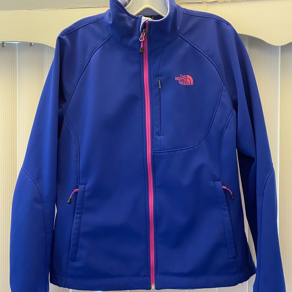 Women’s north face apex jacket!